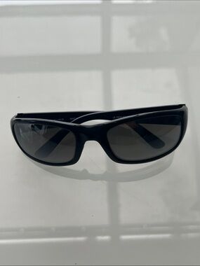 Maui Jim Stingray MJ-103-02 Black Wrap Sunglasses with Gray Lenses